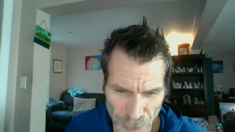 Snapshot of scroach11 chatting on 01/17/25, 04:04 GettOffMyLawn online show from 01/17/25, 04:04