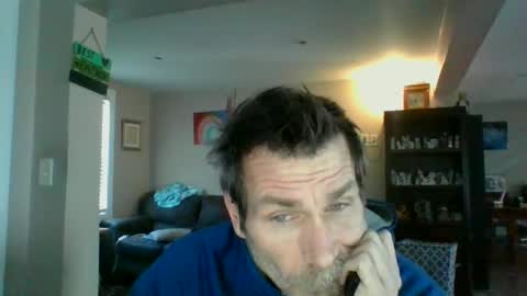 Snapshot of scroach11 chatting on 01/27/25, 04:43 GettOffMyLawn online show from 01/27/25, 04:43