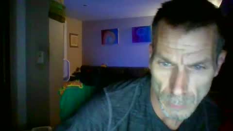 Snapshot of scroach11 chatting on 09/21/25, 02:57 GettOffMyLawn online show from 09/21/25, 02:57