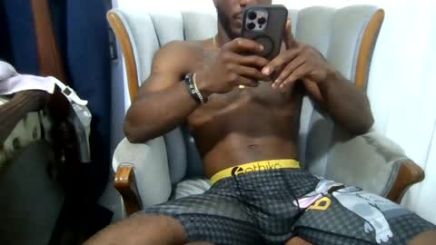 Snapshot of sdawg2xx chatting on 06/17/26, 12:35 sdawg2xx online show from 06/17/26, 12:35
