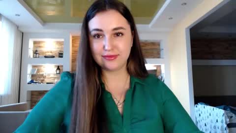 Snapshot of sea_cocktail chatting on 02/25/25, 01:50 Elizabeth  online show from 02/25/25, 01:50