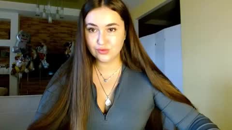 Elizabeth  online show from 11/13/25, 08:46