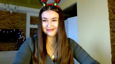 Elizabeth  online show from 12/16/25, 07:57