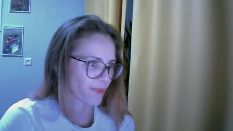 Snapshot of sea_dream chatting on 09/08/25, 02:49 SEA Dream online show from 09/08/25, 02:49
