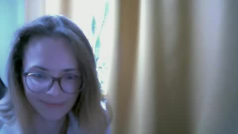Snapshot of sea_dream chatting on 09/18/25, 05:09 SEA Dream online show from 09/18/25, 05:09