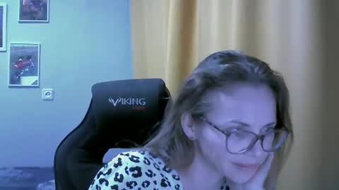Snapshot of sea_dream chatting on 09/21/25, 03:35 SEA Dream online show from 09/21/25, 03:35