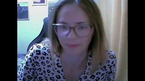 Snapshot of sea_dream chatting on 10/03/25, 04:20 SEA Dream online show from 10/03/25, 04:20