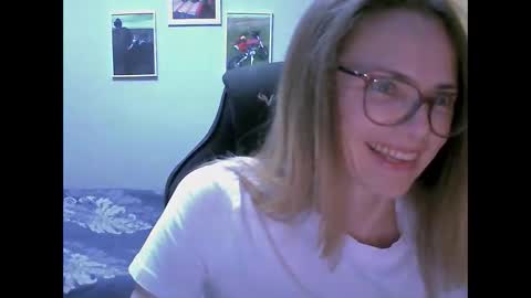 Snapshot of sea_dream chatting on 10/05/25, 02:26 SEA Dream online show from 10/05/25, 02:26