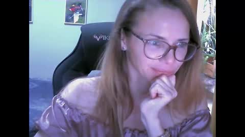 Snapshot of sea_dream chatting on 10/16/25, 05:19 SEA Dream online show from 10/16/25, 05:19