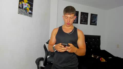 Snapshot of sean_brownx chatting on 01/29/25, 07:53 Sean online show from 01/29/25, 07:53