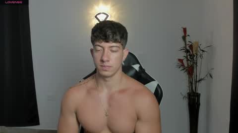 Snapshot of sean_brownx chatting on 06/03/26, 02:33 Sean online show from 06/03/26, 02:33