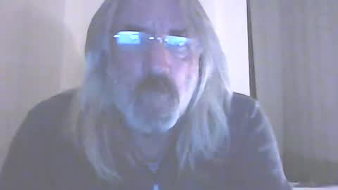 Snapshot of seantheflyer chatting on 12/15/24, 01:46 seantheflyer online show from 12/15/24, 01:46