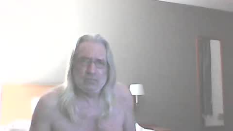 Snapshot of seantheflyer chatting on 02/05/25, 01:04 seantheflyer online show from 02/05/25, 01:04