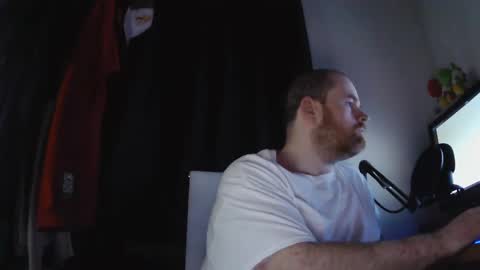 Snapshot of seanv24 chatting on 12/10/24, 03:41 seanv26 online show from 12/10/24, 03:41