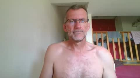Snapshot of seb846894 chatting on 05/27/26, 03:31 seb846894 online show from 05/27/26, 03:31