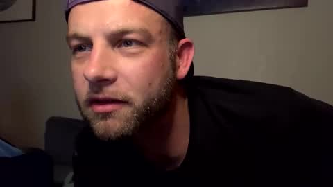 Snapshot of sebandmila chatting on 10/18/25, 01:41 sebandmila online show from 10/18/25, 01:41