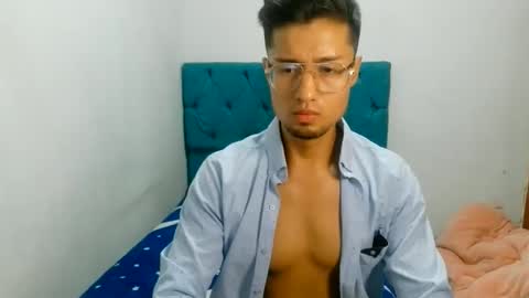 Snapshot of sebas_baby chatting on 06/11/26, 04:21 SEBASTIAN online show from 06/11/26, 04:21