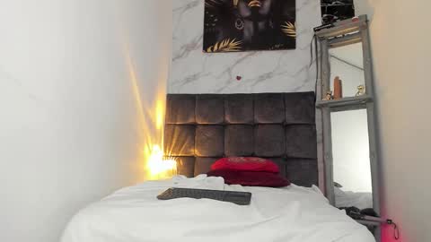 Snapshot of sebas_n_aly chatting on 10/11/25, 12:21 ely online show from 10/11/25, 12:21