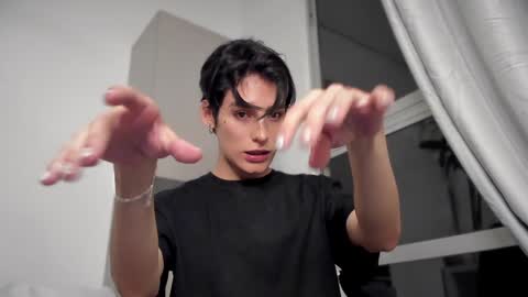 sebastian online show from 12/21/24, 11:34