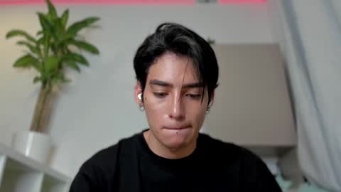 sebastian online show from 01/12/25, 01:11