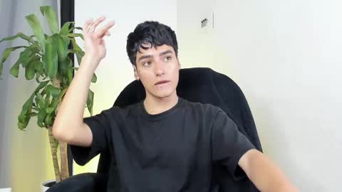 sebastian online show from 12/19/25, 01:18