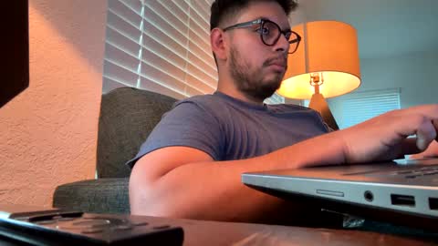 Snapshot of sebasbilbao7 chatting on 09/12/25, 12:22 sebasbilbao7 online show from 09/12/25, 12:22