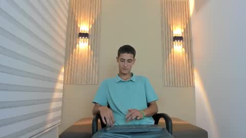 sebass_r online show from 11/14/25, 07:23