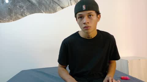 sebastian42_ online show from 05/25/26, 08:26