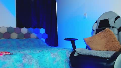 Snapshot of sebastian_025 chatting on 12/19/24, 08:34 Sebastian online show from 12/19/24, 08:34