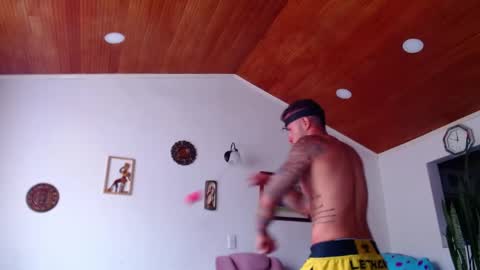 Snapshot of sebastian_025 chatting on 05/25/26, 02:56 Sebastian online show from 05/25/26, 02:56