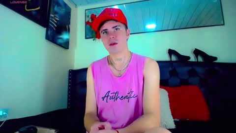 Sebastian online show from 11/06/25, 06:53