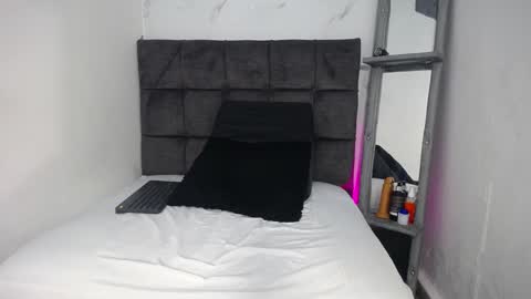 Snapshot of sebastian_n_alinson chatting on 12/02/24, 03:15 sebastian n alinson online show from 12/02/24, 03:15