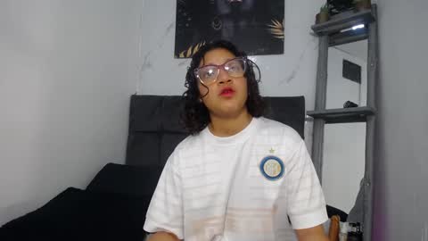 Snapshot of sebastian_n_alinson chatting on 12/04/24, 03:04 sebastian n alinson online show from 12/04/24, 03:04