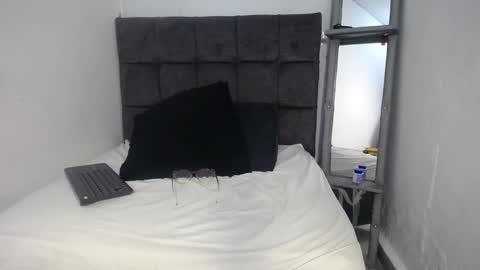 Snapshot of sebastian_n_alinson chatting on 12/07/24, 12:08 sebastian n alinson online show from 12/07/24, 12:08