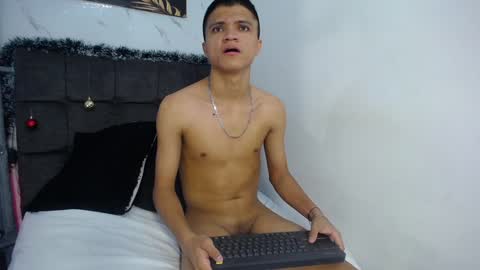 Snapshot of sebastian_n_alinson chatting on 12/20/24, 06:19 sebastian n alinson online show from 12/20/24, 06:19