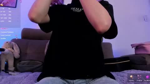     .  INDEPENDENT MODEL online show from 03/13/26, 01:40