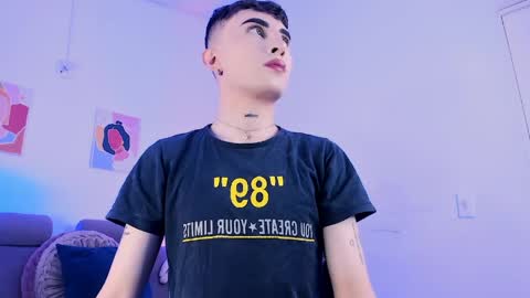     .  INDEPENDENT MODEL online show from 04/22/26, 02:25