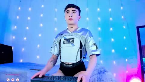     .  INDEPENDENT MODEL online show from 06/06/26, 10:14