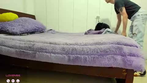     .  INDEPENDENT MODEL online show from 07/01/26, 12:29
