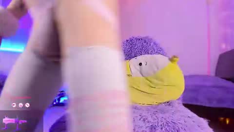     .  INDEPENDENT MODEL online show from 07/26/26, 01:07
