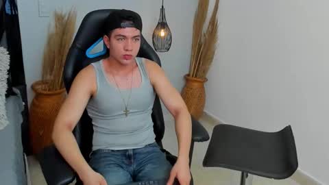 SEBASTIAN  online show from 12/17/25, 03:18