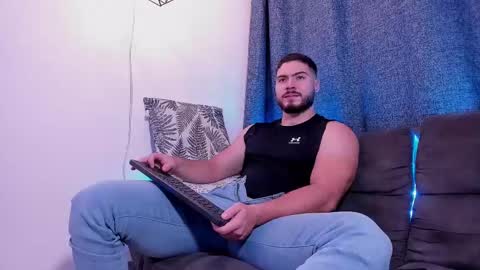 Instagram jeanpaulfit  online show from 02/11/25, 11:22