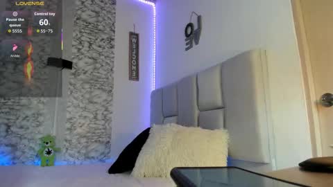 Snapshot of sebastiian69_ chatting on 10/11/25, 02:26 Sebas online show from 10/11/25, 02:26
