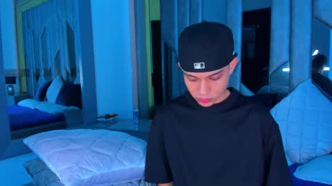 Sebastian online show from 09/16/25, 04:02