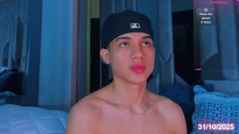 Sebastian online show from 10/31/25, 09:05