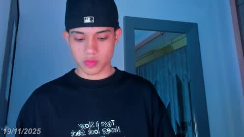 Sebastian online show from 11/19/25, 08:31