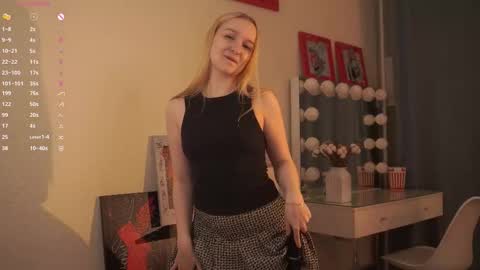 Snapshot of sebrinarainha chatting on 10/17/25, 07:27 Rina online show from 10/17/25, 07:27