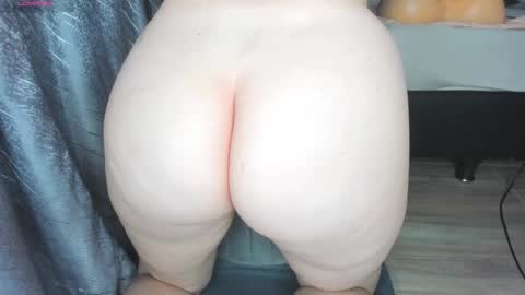 Snapshot of secret_daniell1 chatting on 10/04/25, 11:19 Daniela  online show from 10/04/25, 11:19