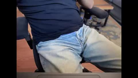 Snapshot of secret_neighbor_ chatting on 10/10/25, 06:07 secret_neighbor_ online show from 10/10/25, 06:07