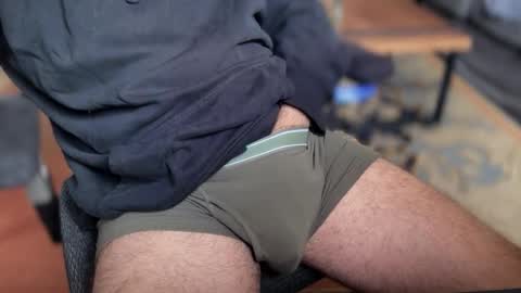 Snapshot of secret_neighbor_ chatting on 11/05/25, 04:51 secret_neighbor_ online show from 11/05/25, 04:51